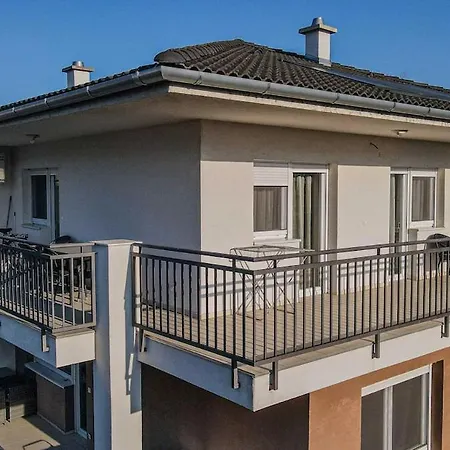 Daire Luxury Wellness Penthouse Siofok